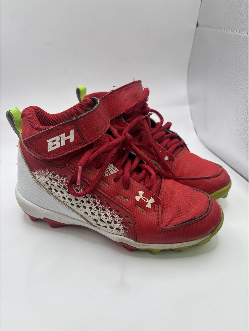 Under Armour Red High-Top Athletic Cleats Size 4Y